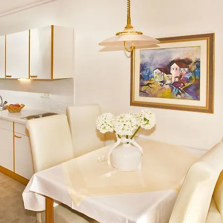 호텔 Garni Elisabeth Pörtschach am Wörthersee